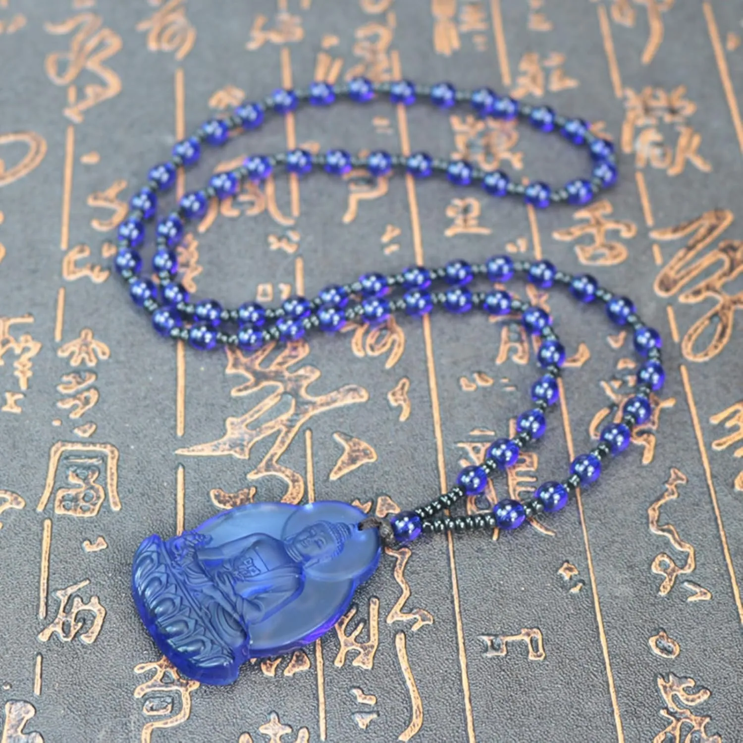 Crystal Quan Yin Goddess of Compassion Mercy Pendant Necklace Guan Yin Kuan Yin Chinese Feng Shui Amulet Kwan Yin Avalokitesvara for Wealth Health