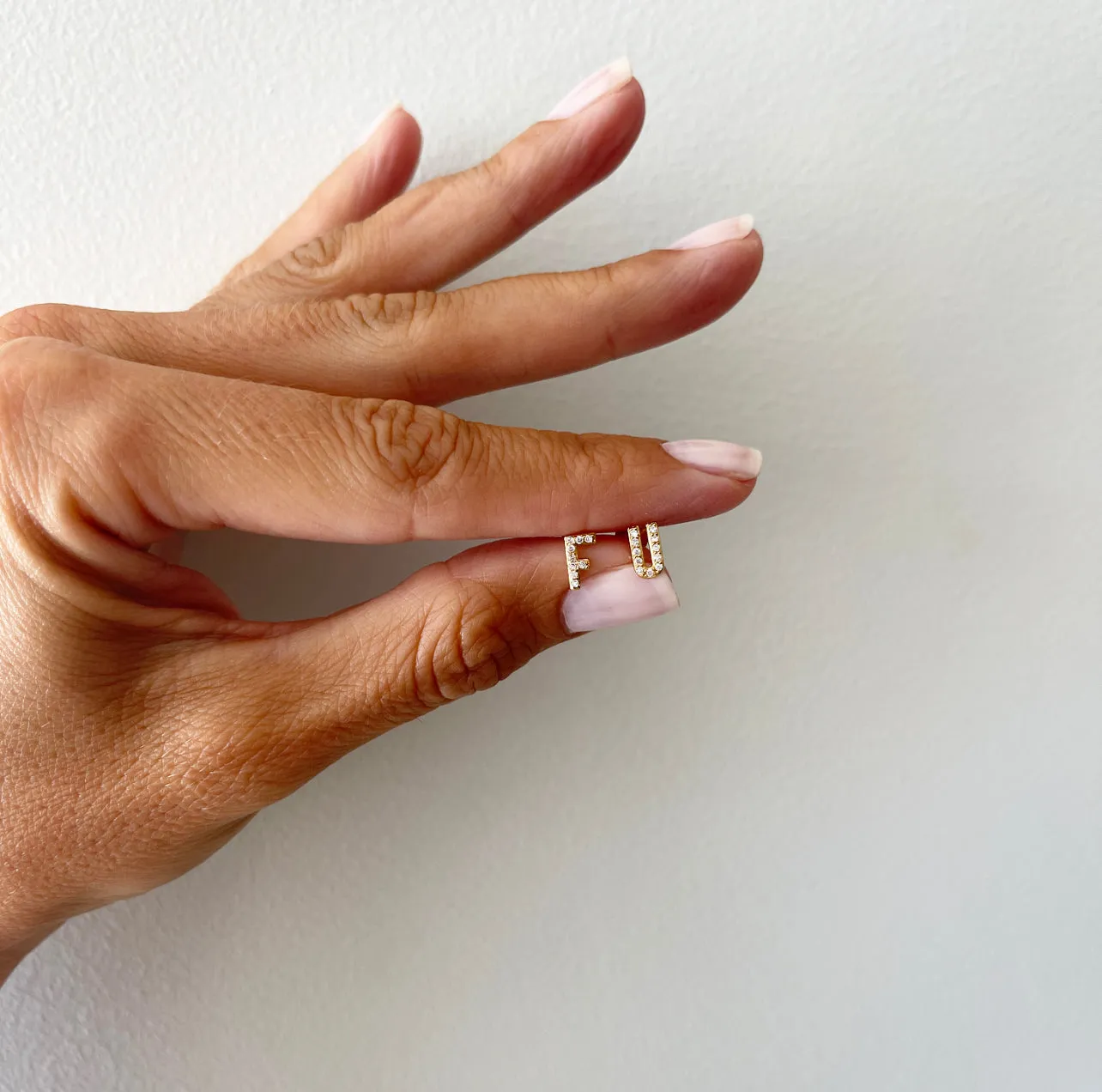 LETTER PAVE STUD - E